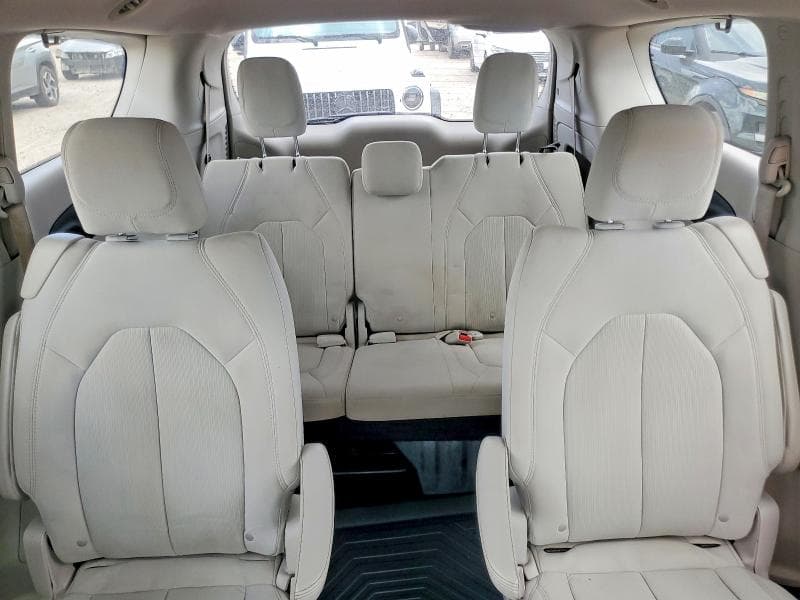 2017 CHRYSLER PACIFICA TOURING 10
