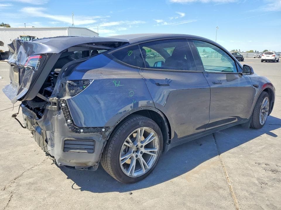 2023 TESLA MODEL Y 3