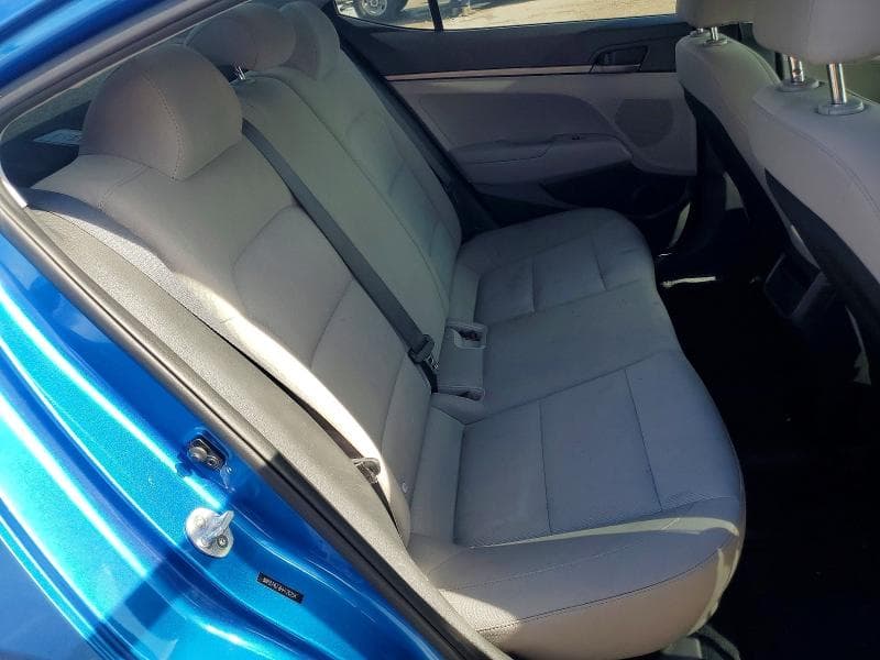 2017 HYUNDAI ELANTRA SE 10