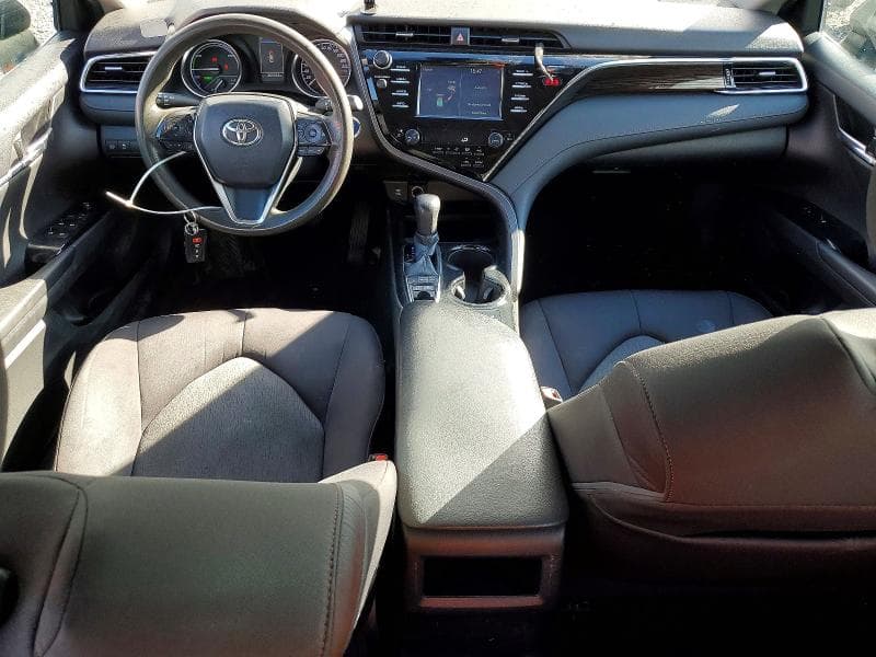 2018 TOYOTA CAMRY LE 8
