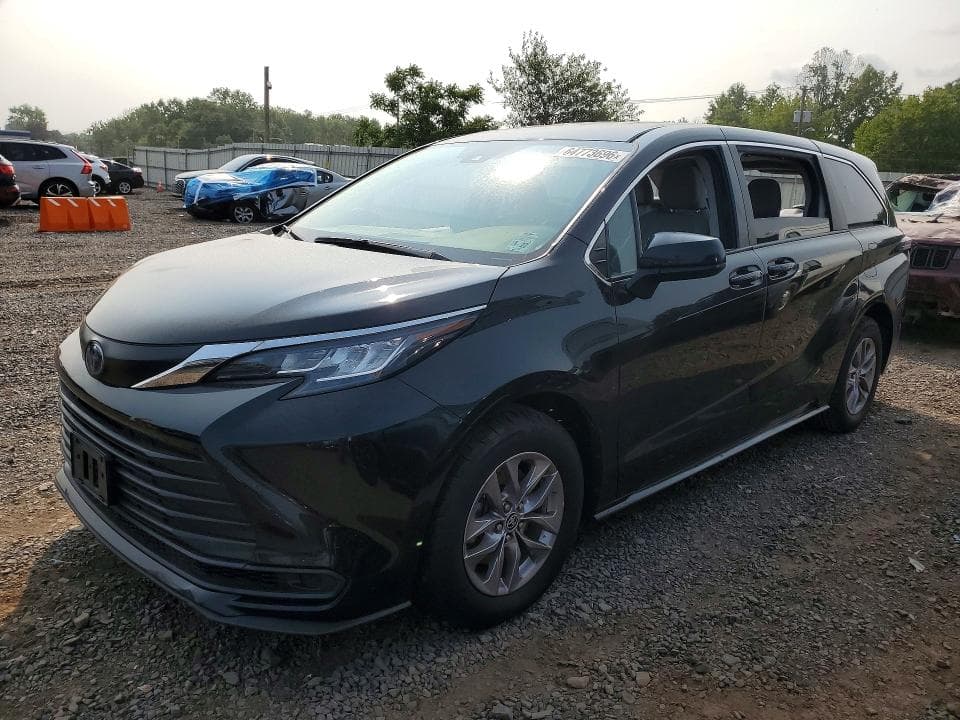 2022 TOYOTA SIENNA LE - 1