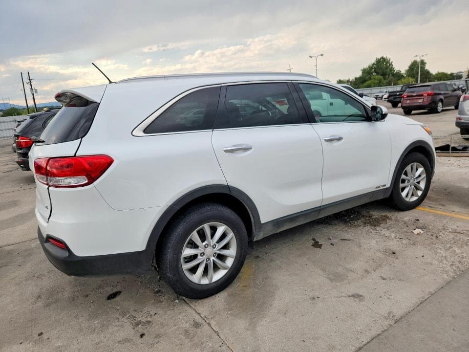 2018 KIA SORENTO LX V6 3