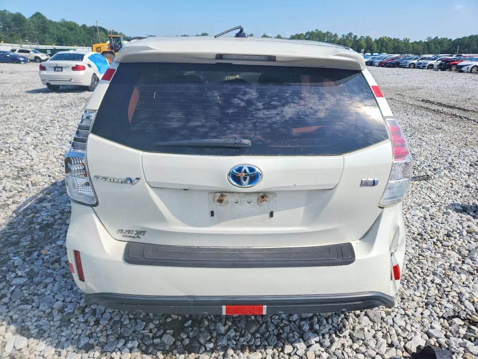 2017 TOYOTA PRIUS V THREE 6