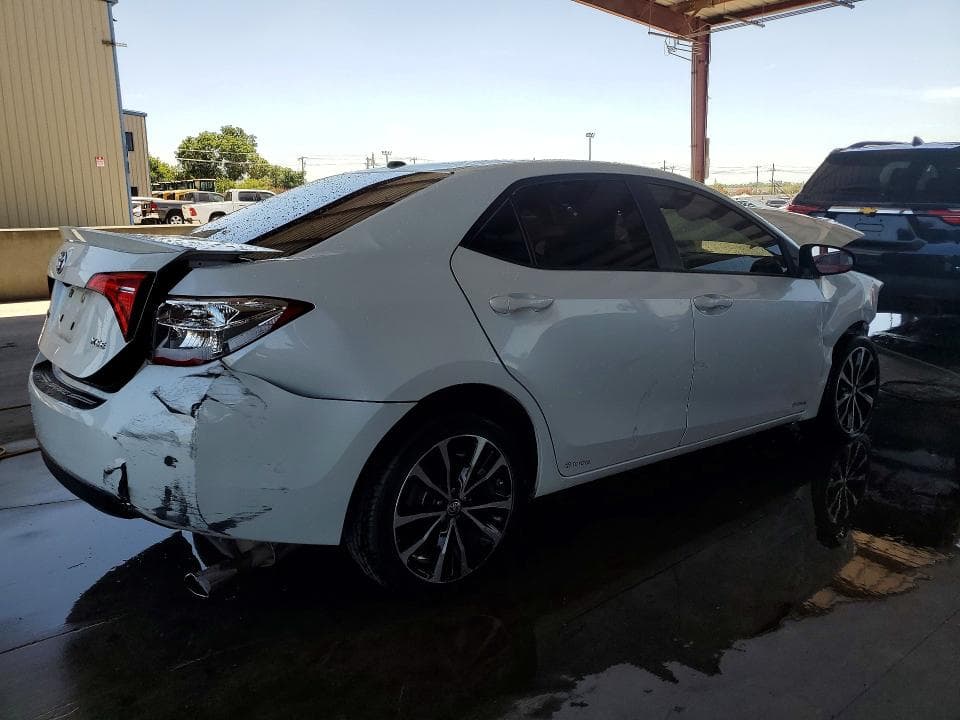 2017 TOYOTA COROLLA XSE 3