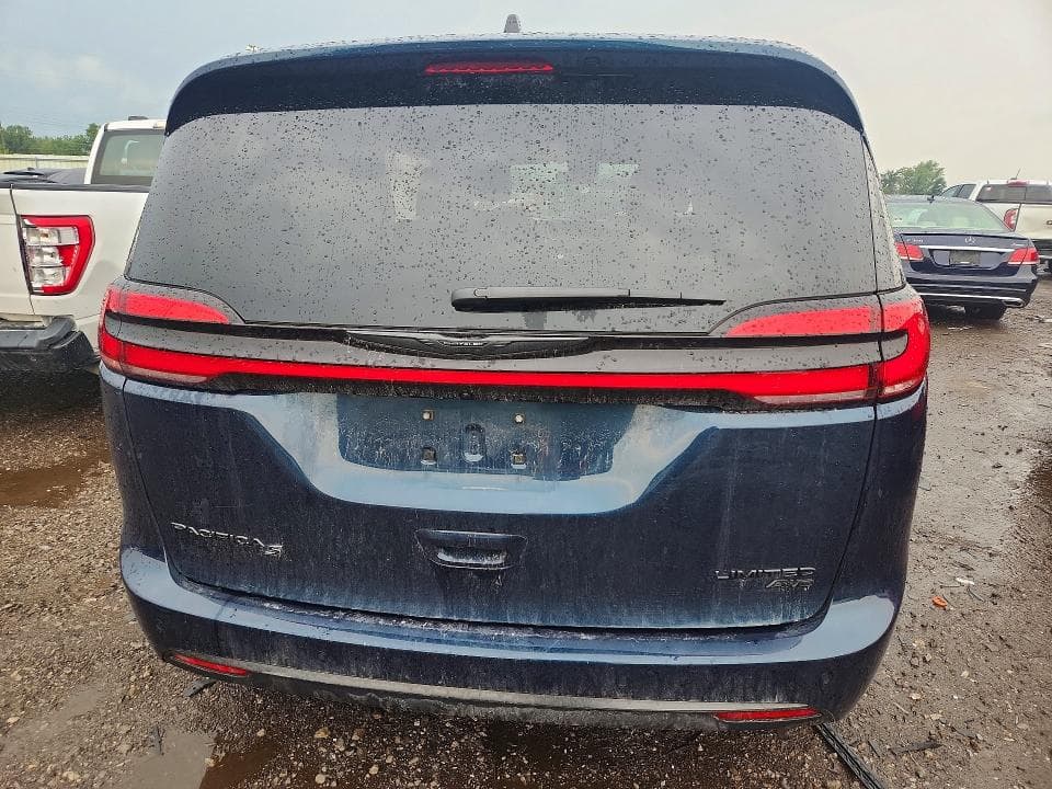 2025 CHRYSLER PACIFICA LIMITED 6