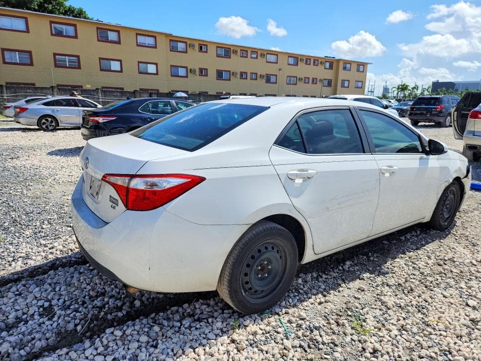 2017 TOYOTA COROLLA LE 3