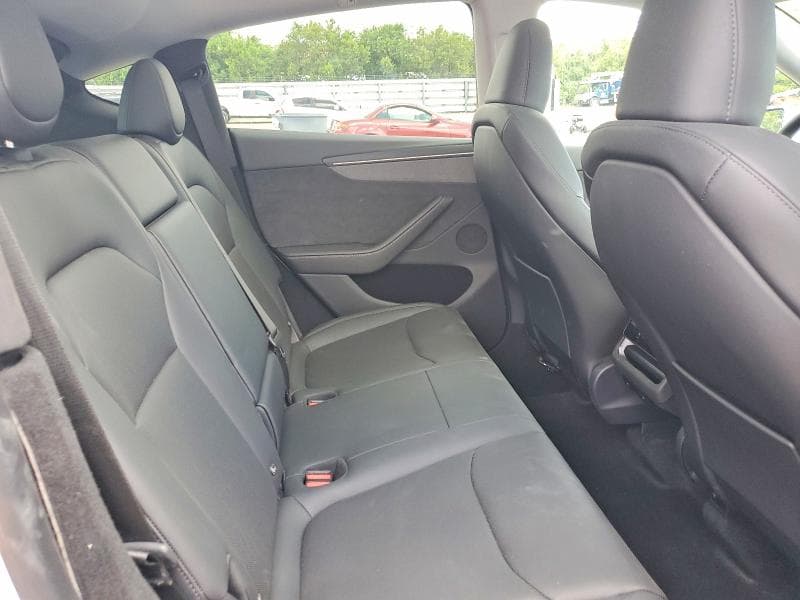 2026 TESLA MODEL Y 10