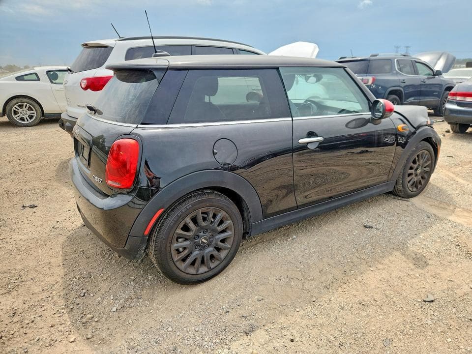 2017 MINI COOPER 3