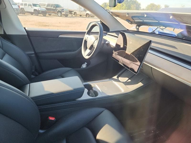 2024 TESLA MODEL Y 9