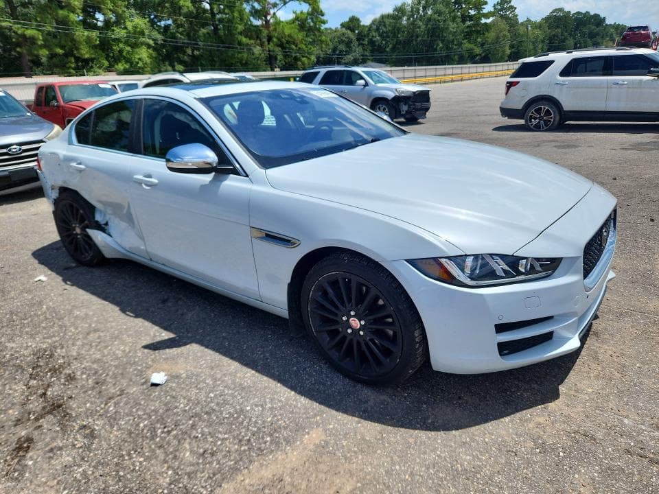 2017 JAGUAR XE FIRST EDITION 4