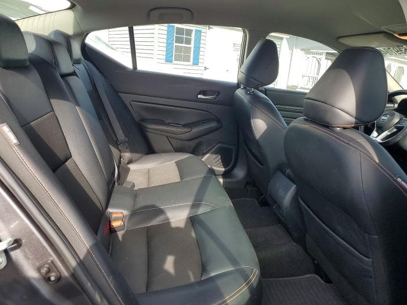 2021 NISSAN ALTIMA SR 10