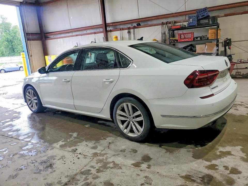 2018 VOLKSWAGEN PASSAT SE 2