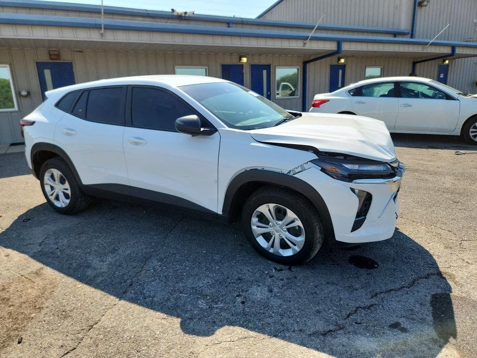2025 CHEVROLET TRAX LS 4