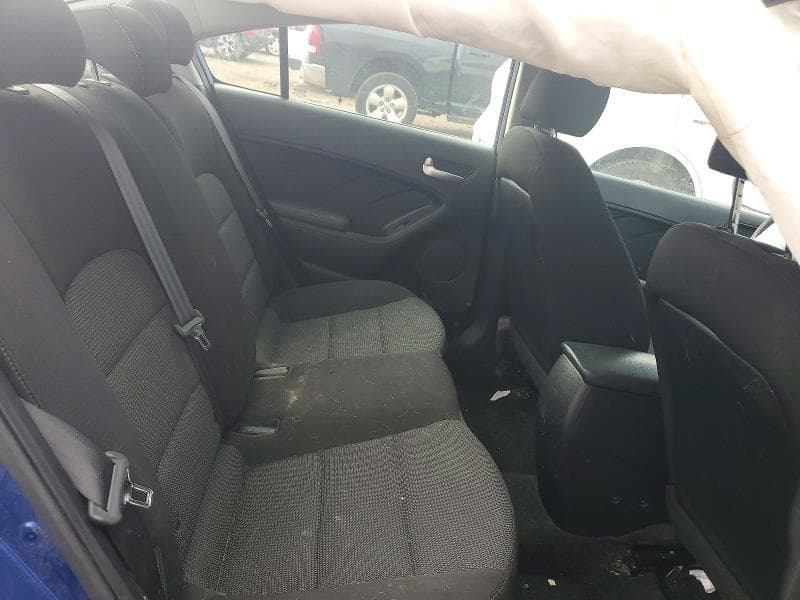 2017 KIA FORTE LX 10