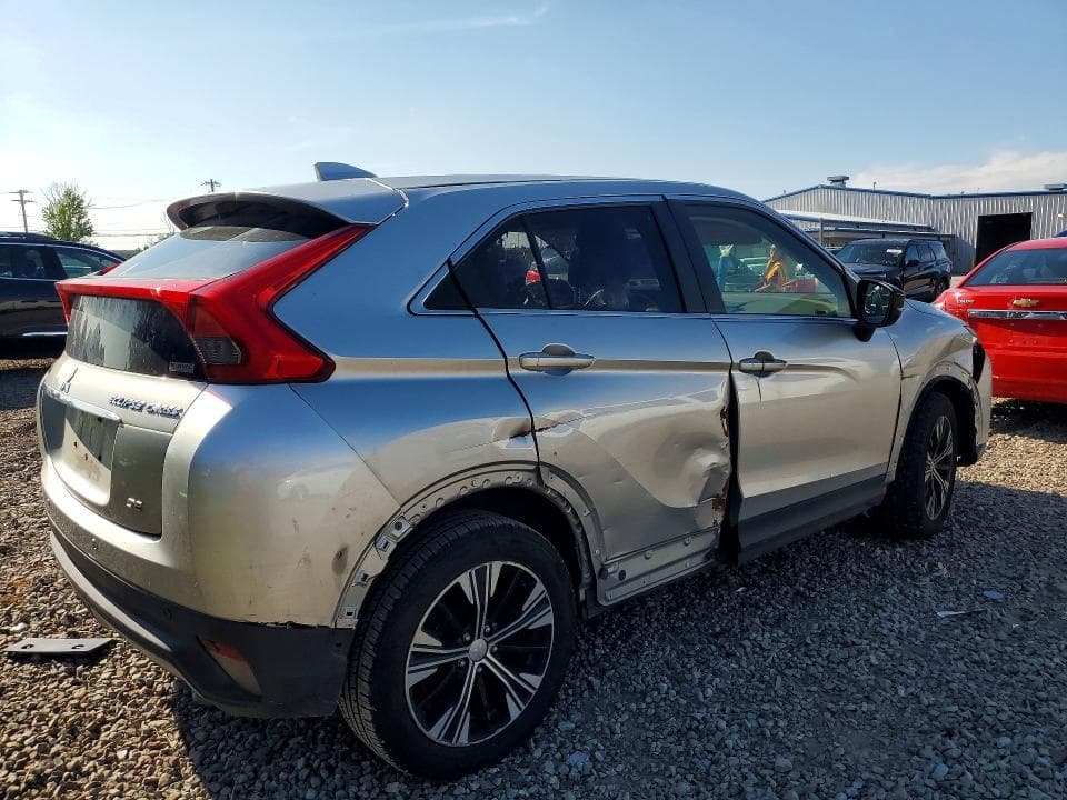 2019 MITSUBISHI ECLIPSE CROSS SE 3