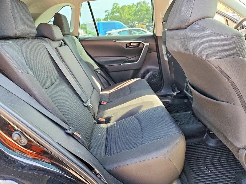 2022 TOYOTA RAV4 LE 11
