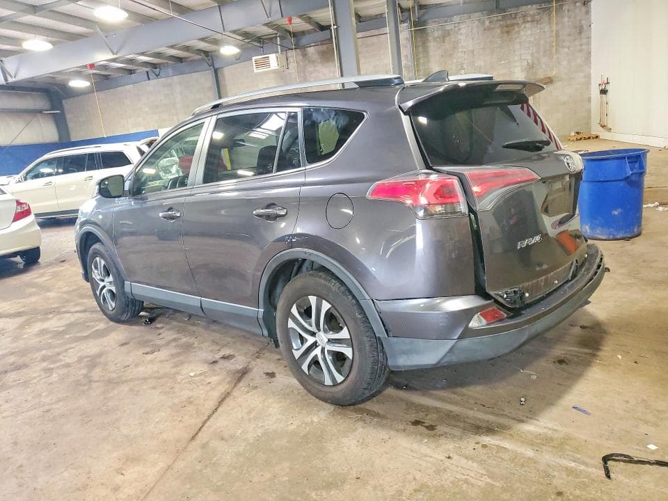 2018 TOYOTA RAV4 LE 2