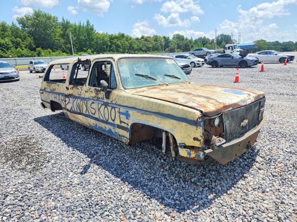 1983 CHEVROLET SUBURBAN K2 4