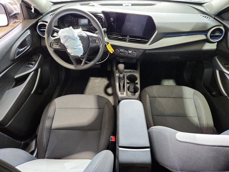 2024 CHEVROLET TRAX LS 8