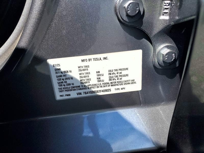 2026 TESLA MODEL Y 12