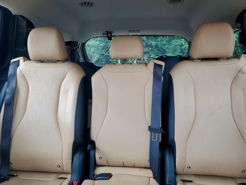 2024 KIA CARNIVAL EX 10
