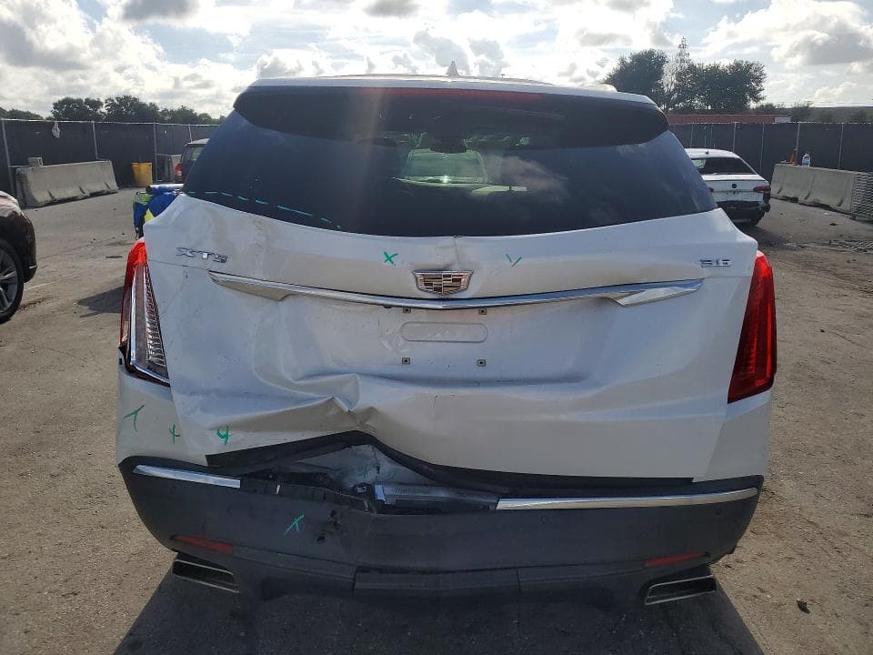 2017 CADILLAC XT5 LUXURY 6