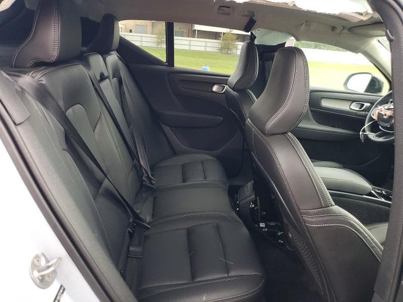 2026 VOLVO XC40 PLUS 11
