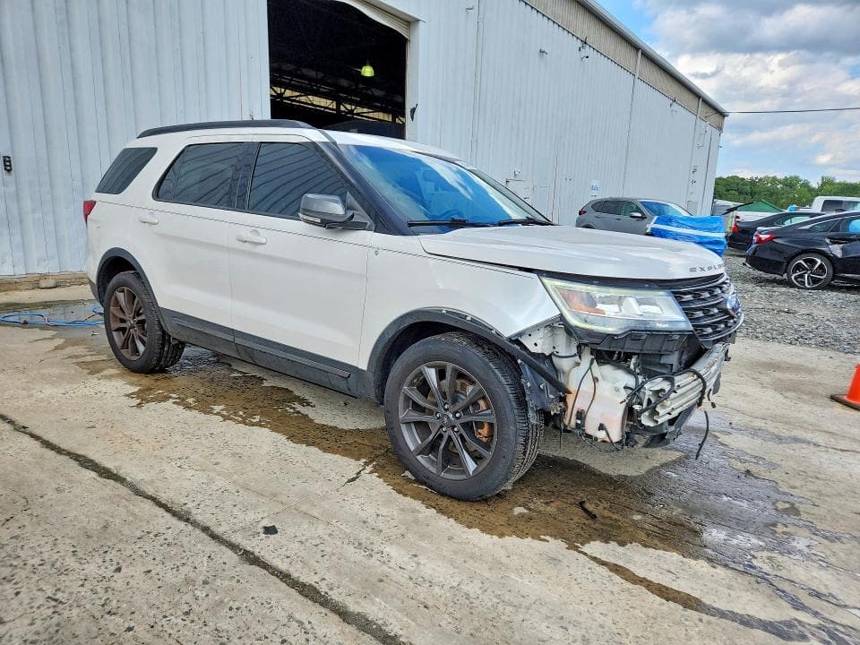 2017 FORD EXPLORER XLT 4