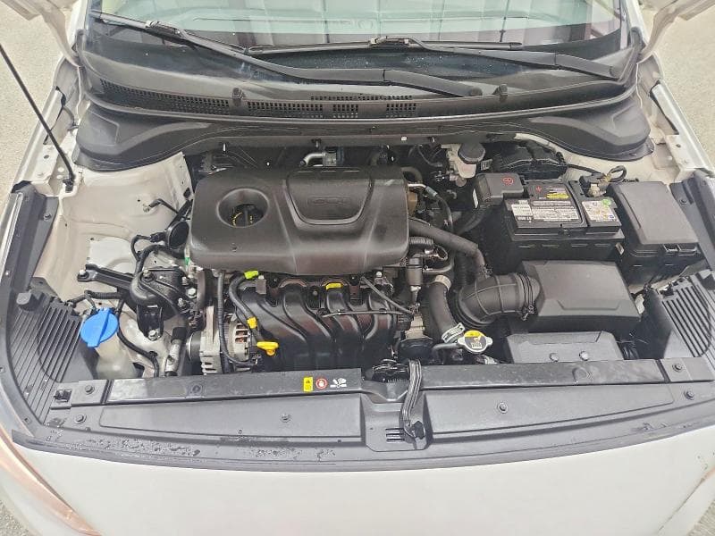 2019 HYUNDAI ACCENT SE 11