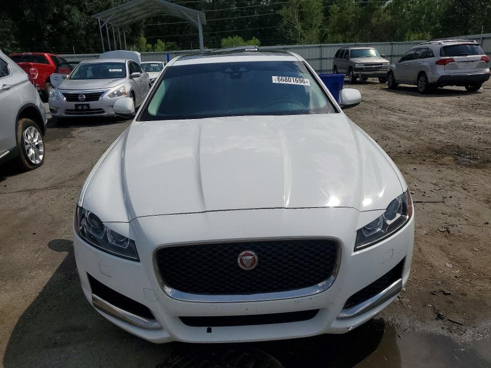 2017 JAGUAR XF PREMIUM 5