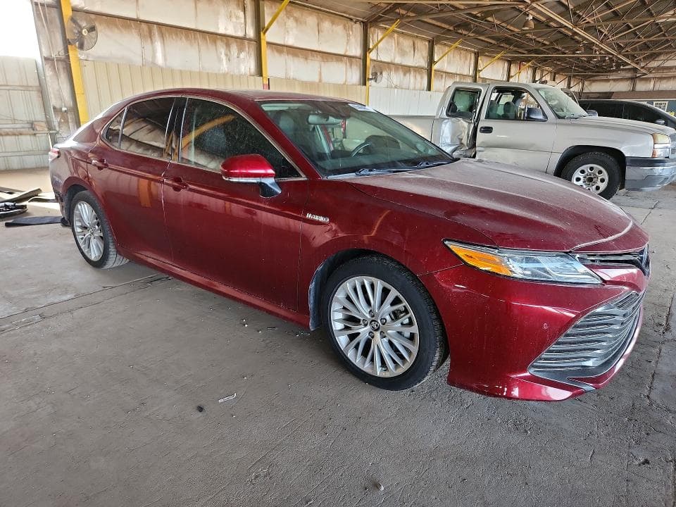 2019 TOYOTA CAMRY HYBRID XLE 4
