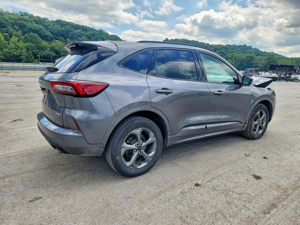 2023 FORD ESCAPE ST LINE 3