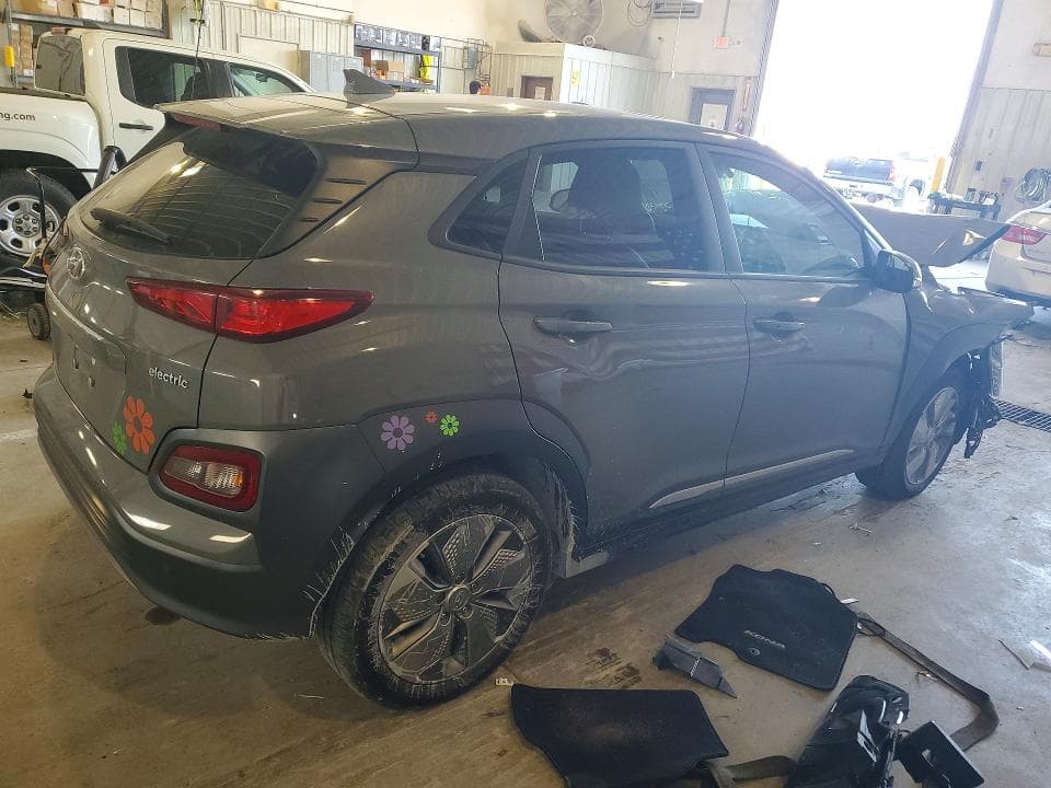 2021 HYUNDAI KONA ULTIMATE 3