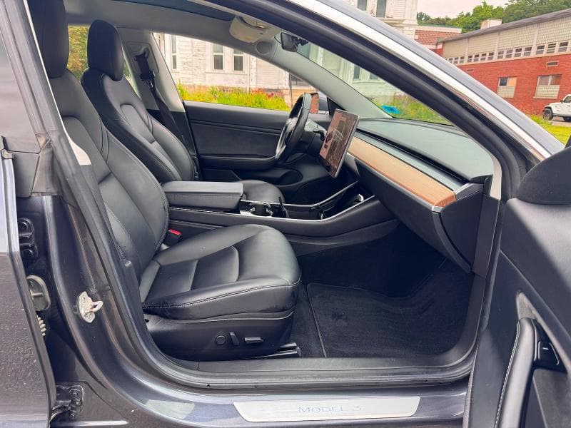 2018 TESLA MODEL 3 5