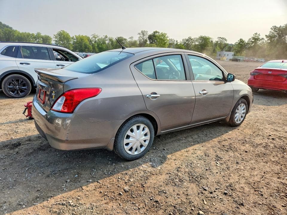 2017 NISSAN VERSA 1.6 SV 3