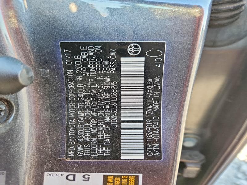 2017 TOYOTA PRIUS V TWO 12