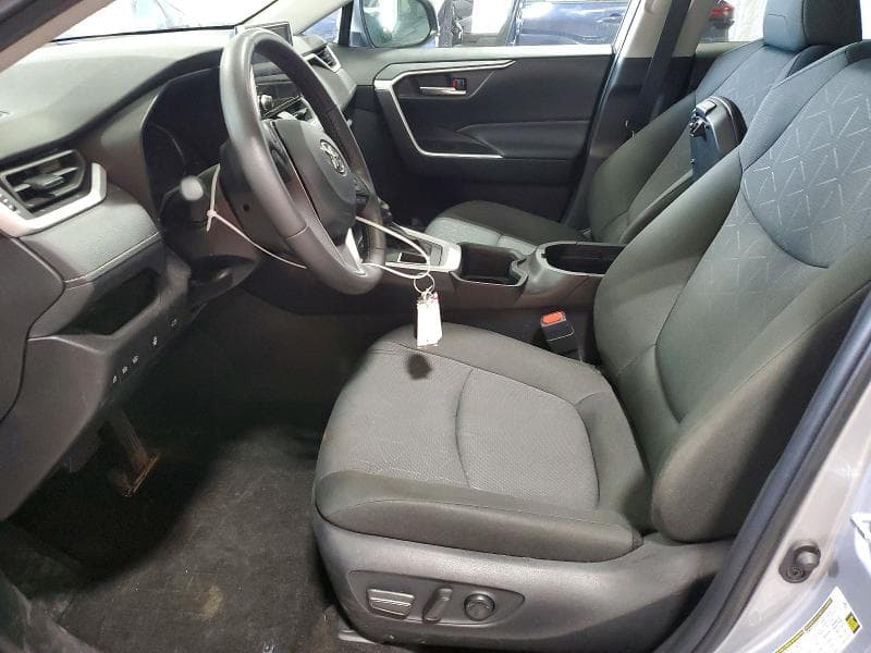 2025 TOYOTA RAV4 XLE 7