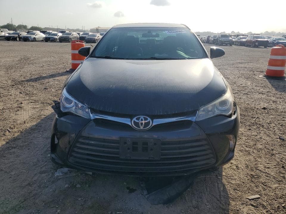 2017 TOYOTA CAMRY LE 5