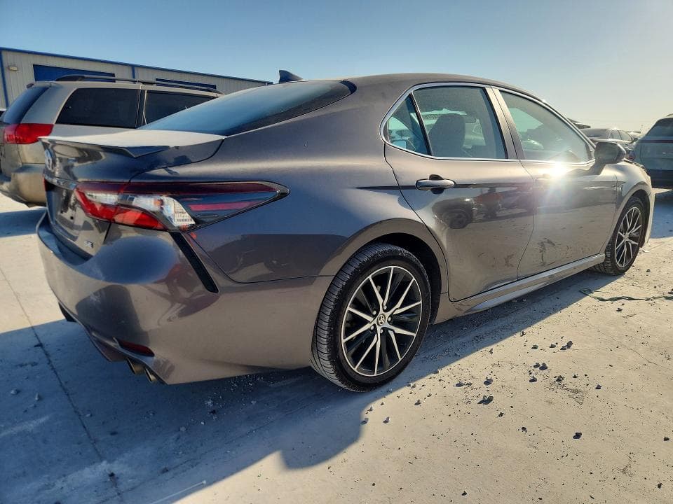 2024 TOYOTA CAMRY SE 3