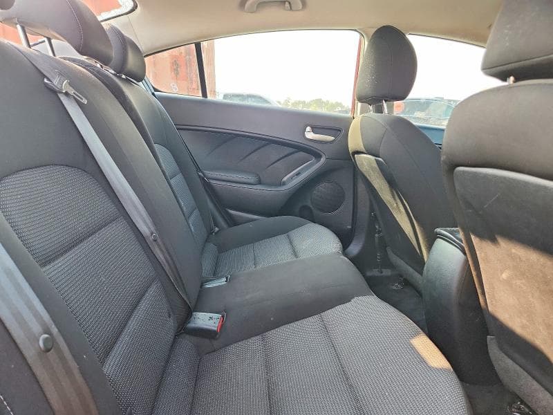 2017 KIA FORTE LX 10