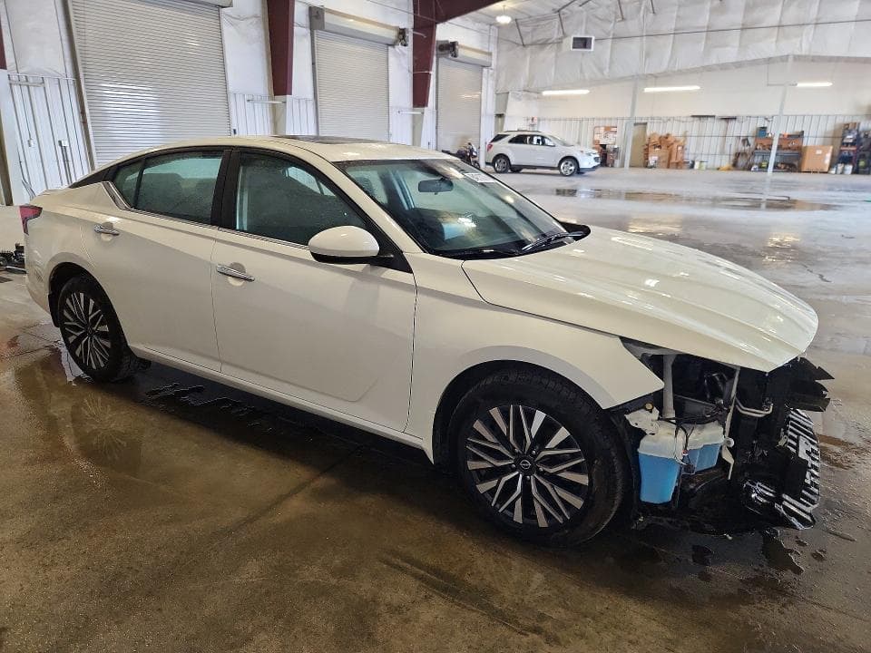 2023 NISSAN ALTIMA SV 4