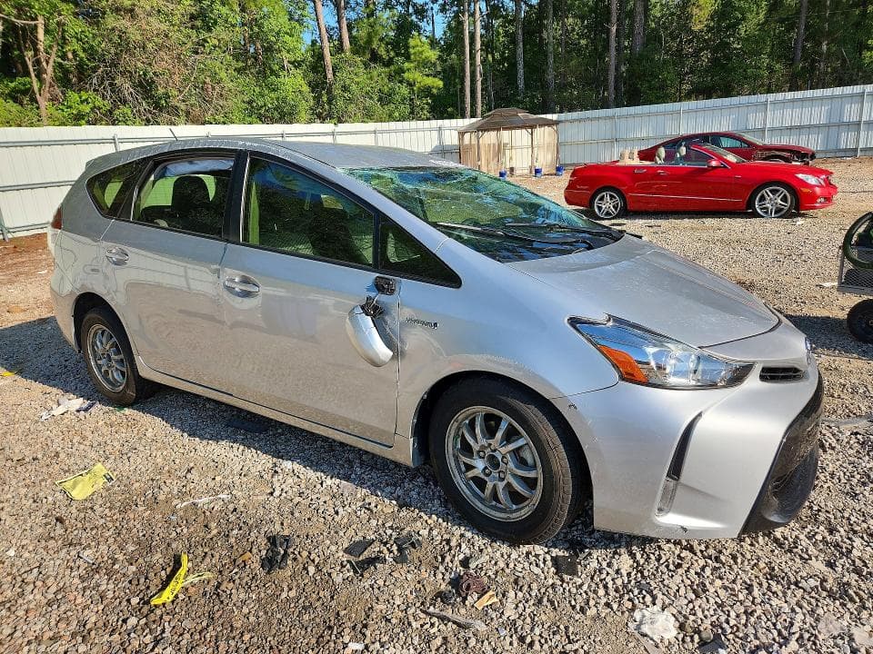 2017 TOYOTA PRIUS V THREE 4