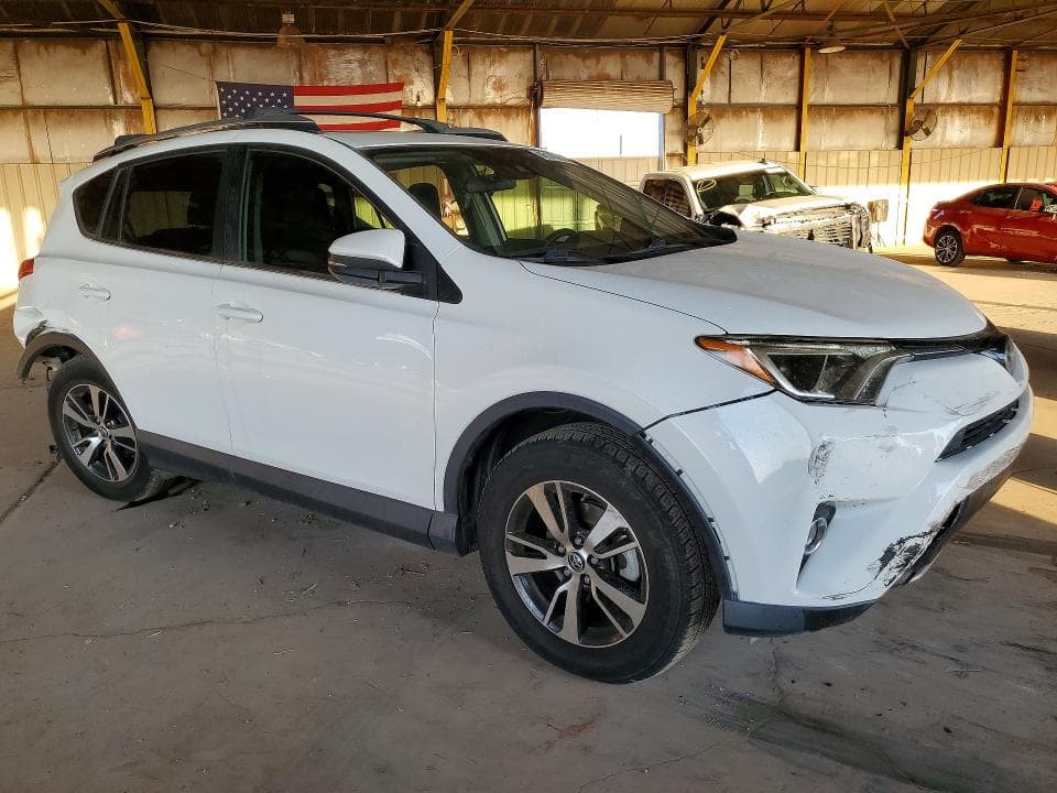 2017 TOYOTA RAV4 XLE 4