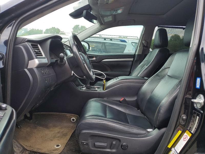 2019 TOYOTA HIGHLANDER XLE 7