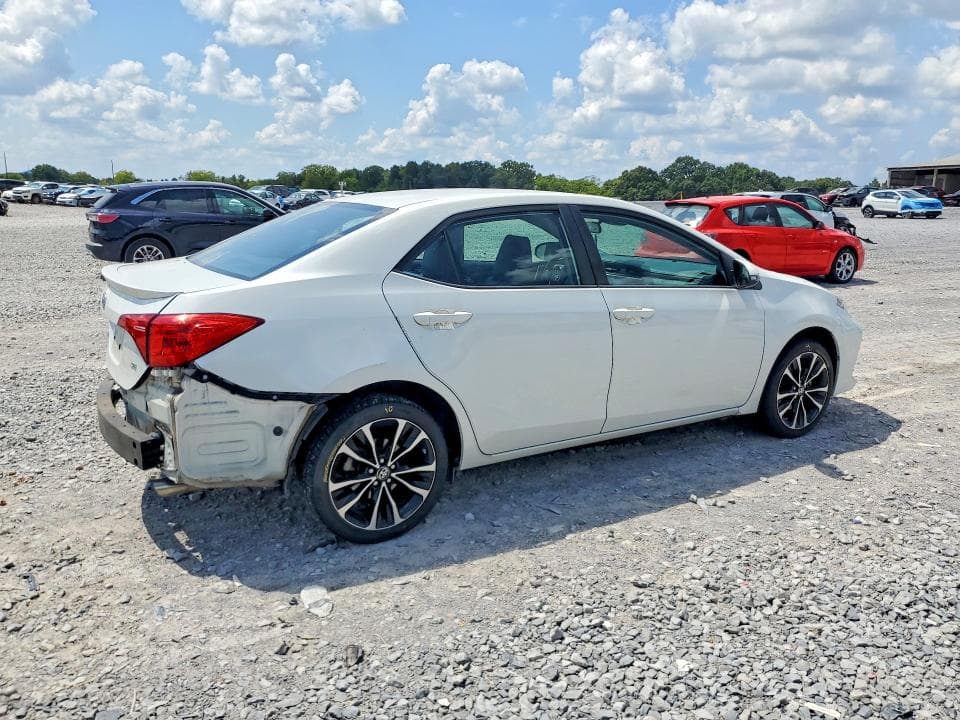 2018 TOYOTA COROLLA SE 3