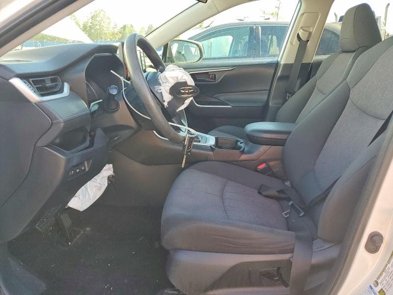 2019 TOYOTA RAV4 LE 7