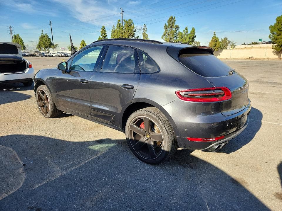 2018 PORSCHE MACAN TURBO 2