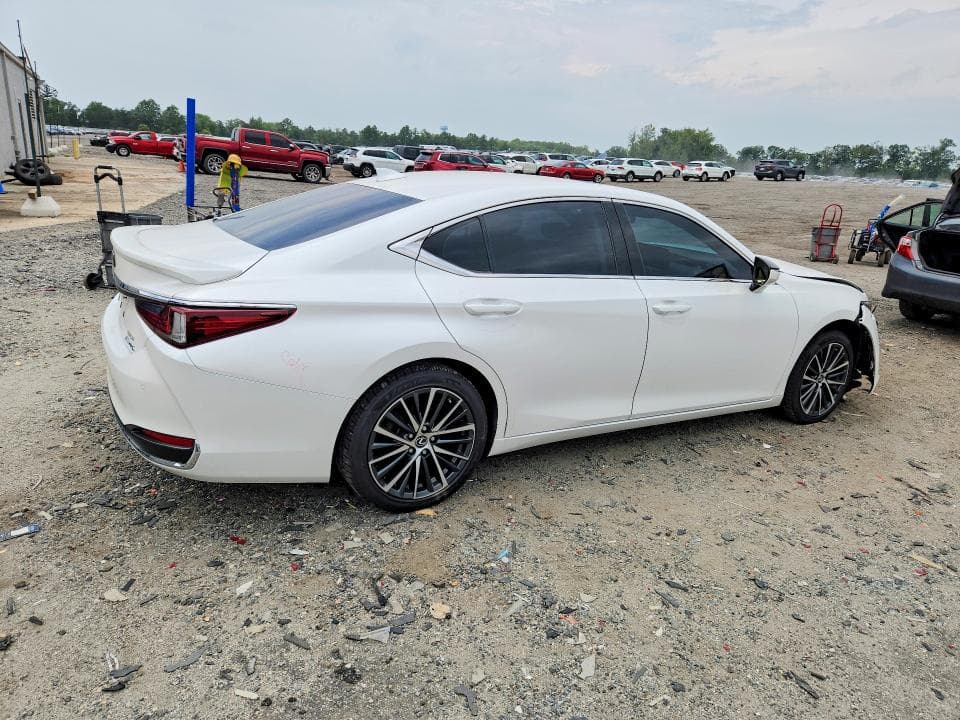 2023 LEXUS ES 300H BASE 3