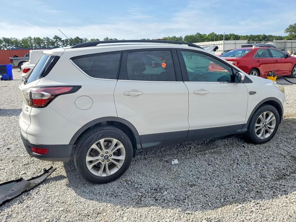 2017 FORD ESCAPE SE 3