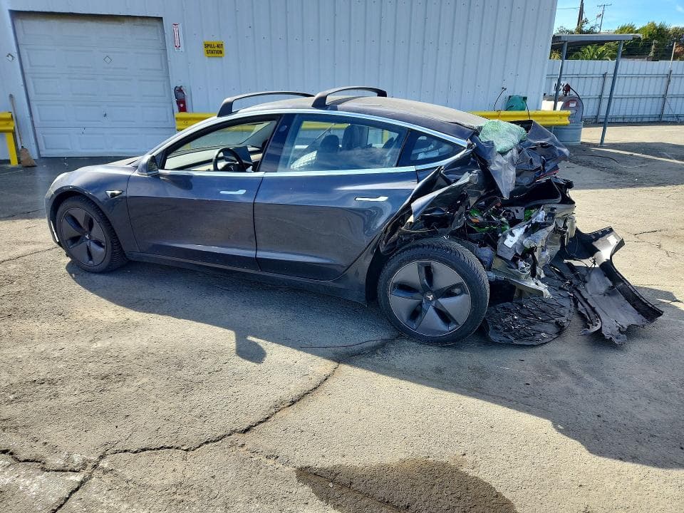 2018 TESLA MODEL 3 2
